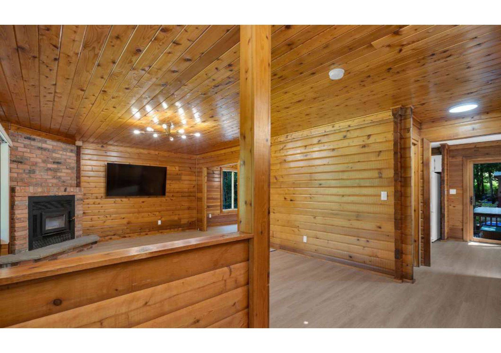 2668 McDonald RD, Springwater, ON L0L 1P0