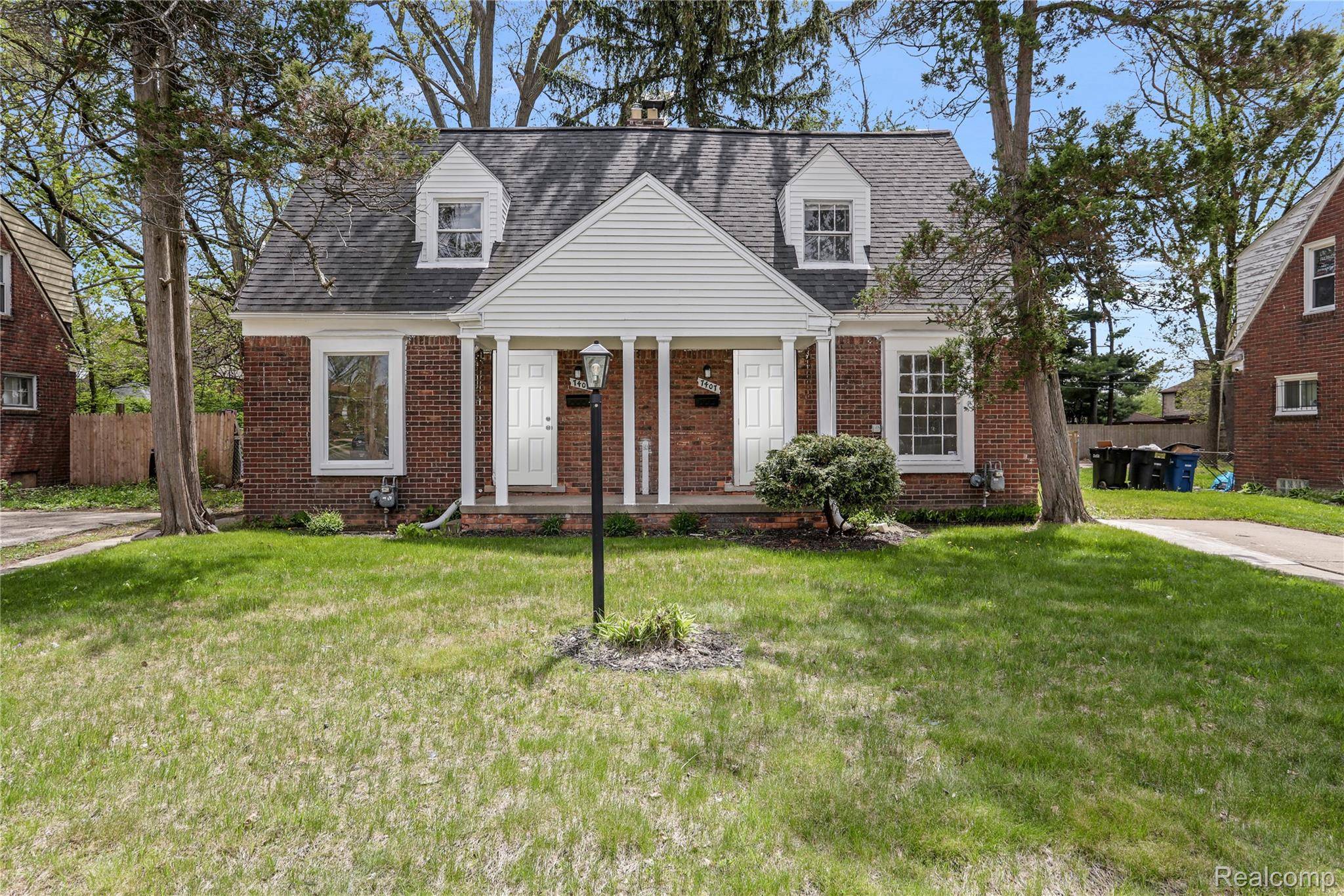 7405-7407 Curtis ST, Detroit, MI 48221