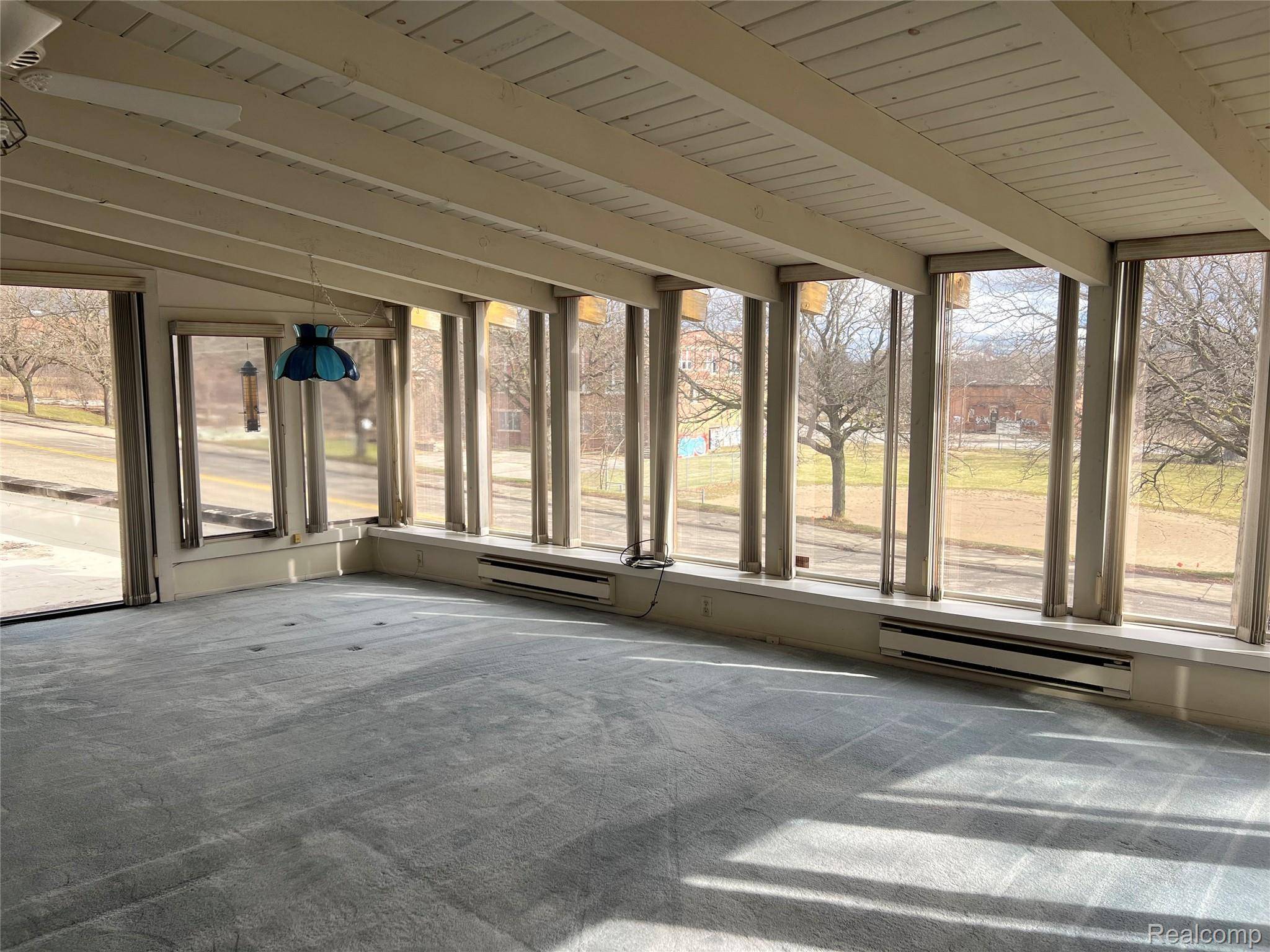 915 E Court ST #104, Flint, MI 48503