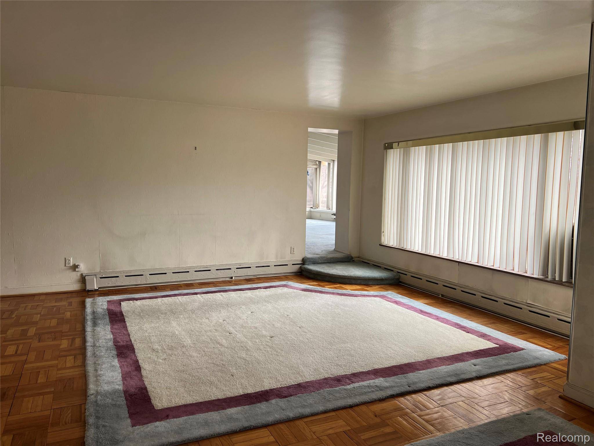 915 E Court ST #104, Flint, MI 48503