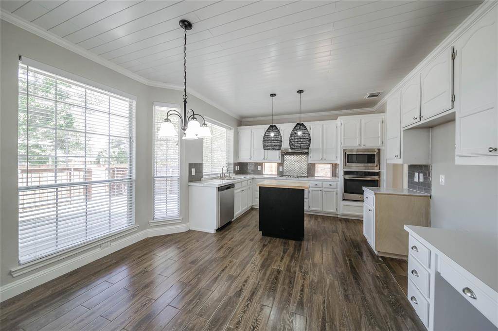 1940 Robin Lane, Flower Mound, TX 75028