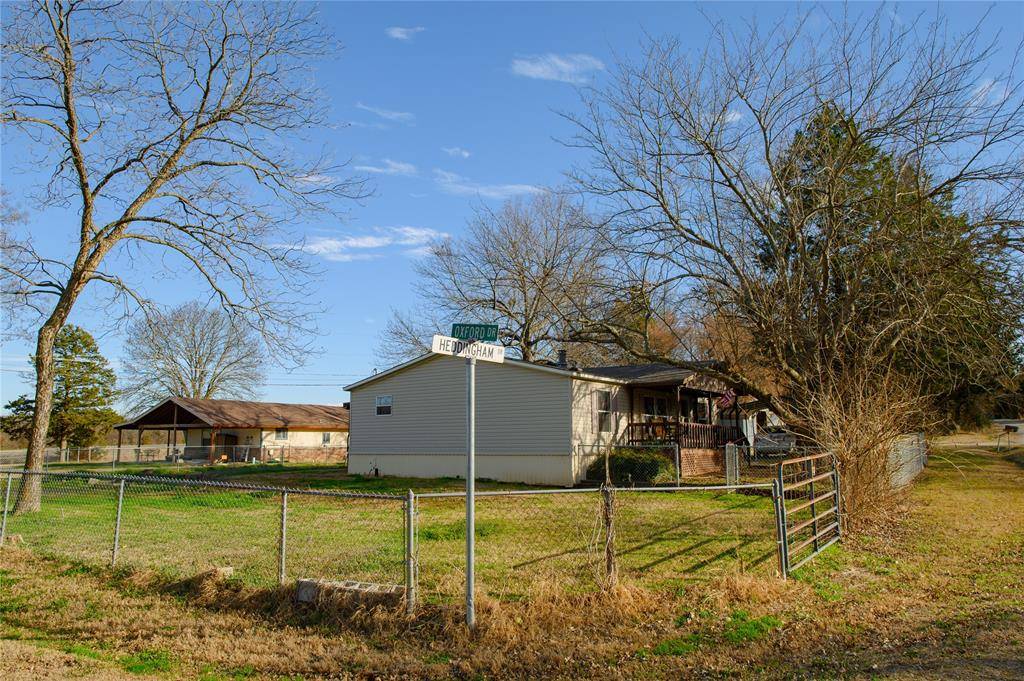 336 Heddingham Drive, Gordonville, TX 76245