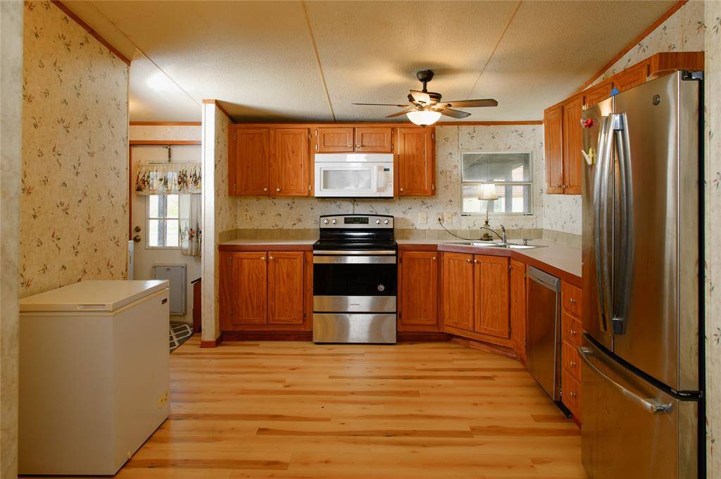 336 Heddingham Drive, Gordonville, TX 76245