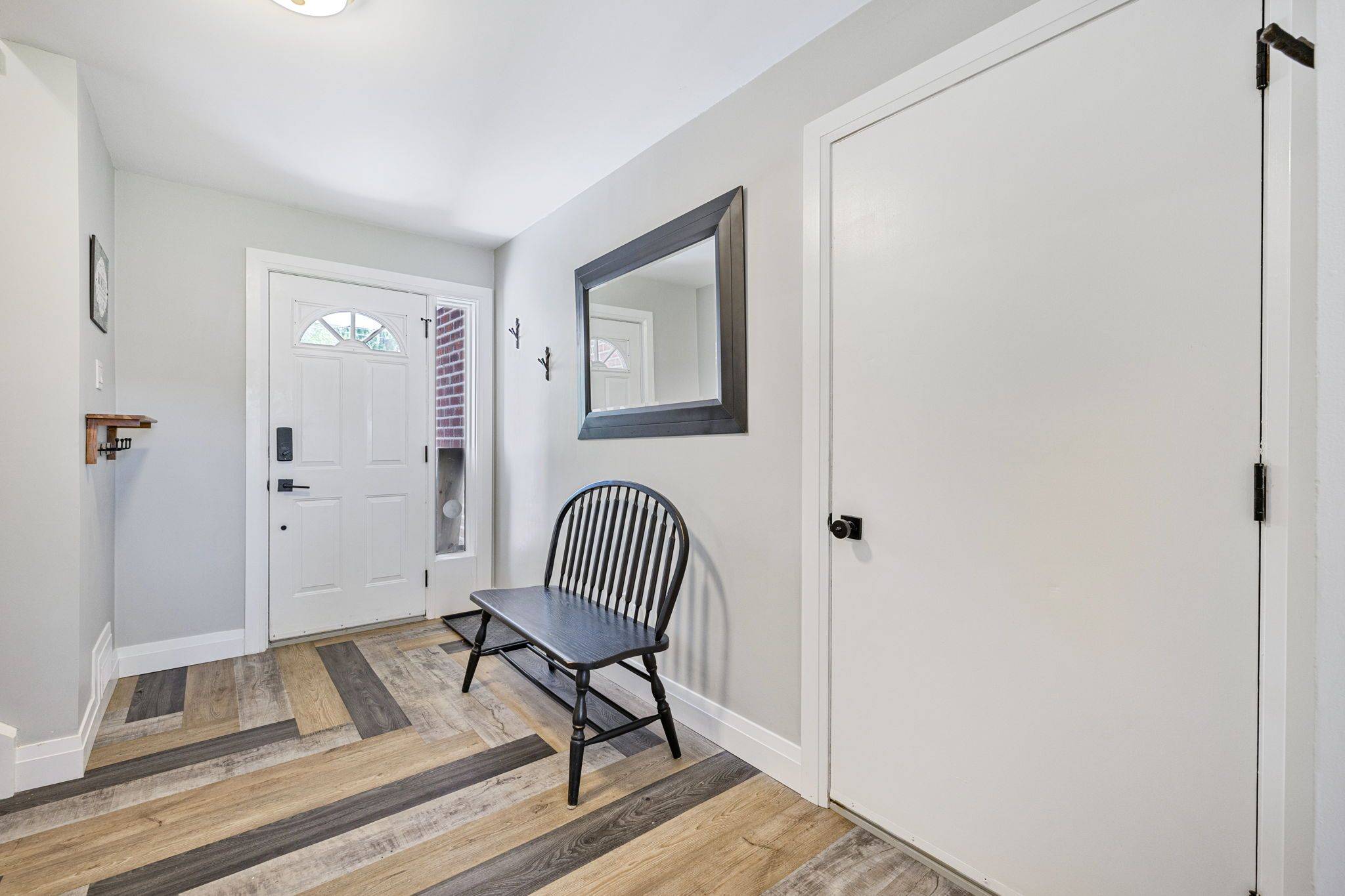 4 Selby ST, Innisfil, ON L0L 1L0