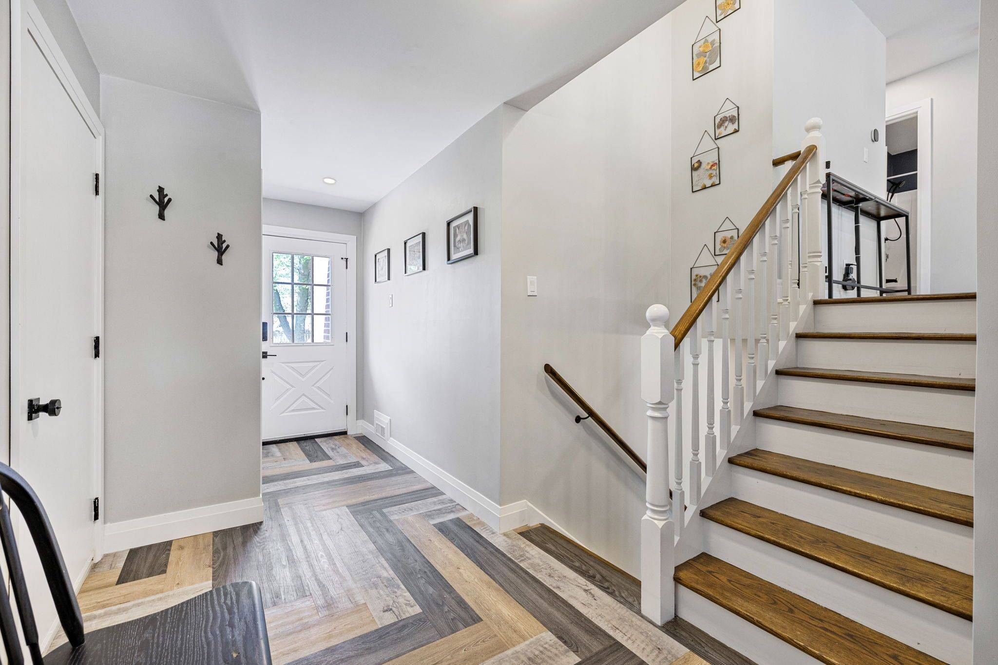 4 Selby ST, Innisfil, ON L0L 1L0