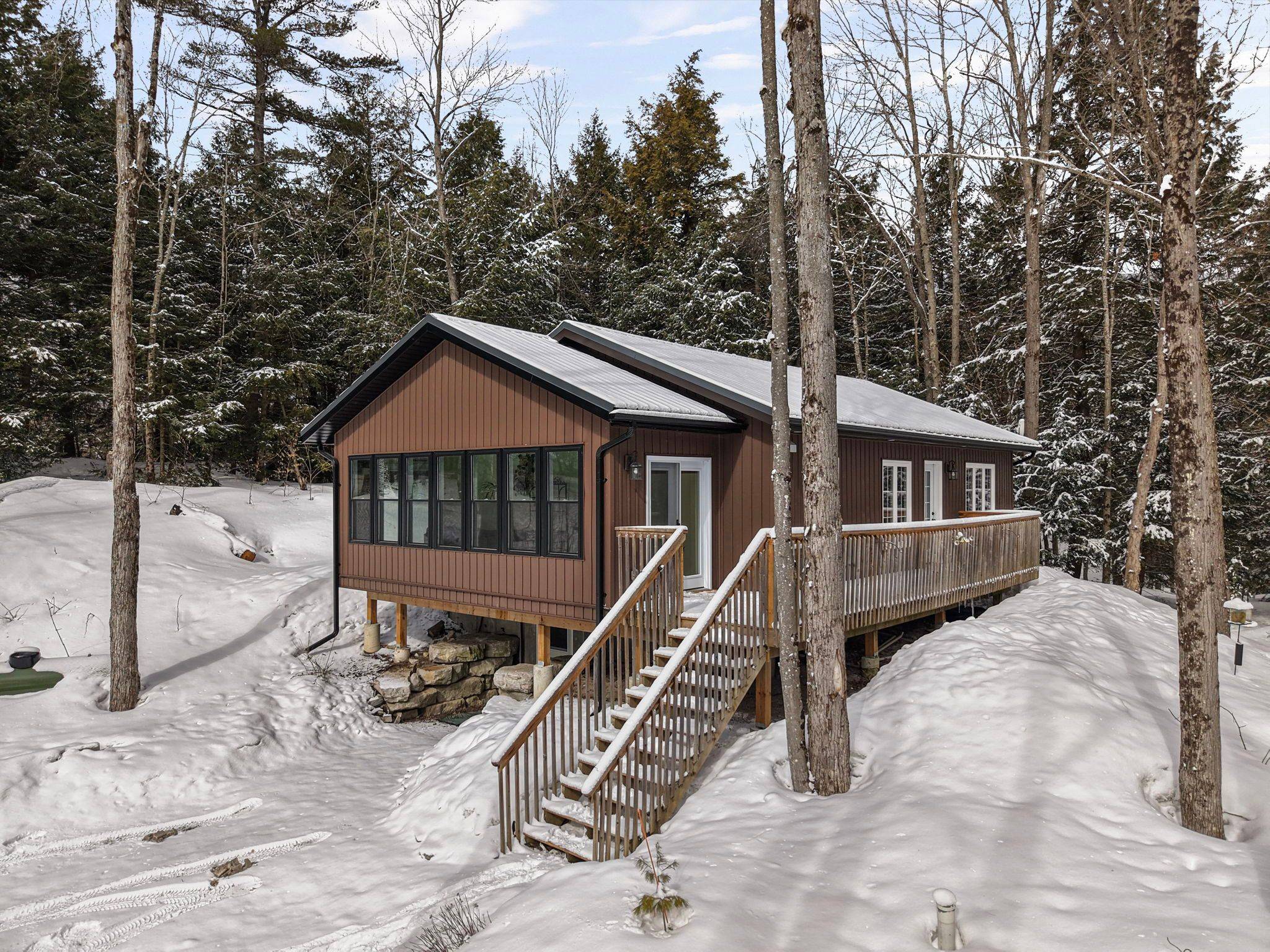 1040 Arthur Schulz RD, Gravenhurst, ON P0E 1G0