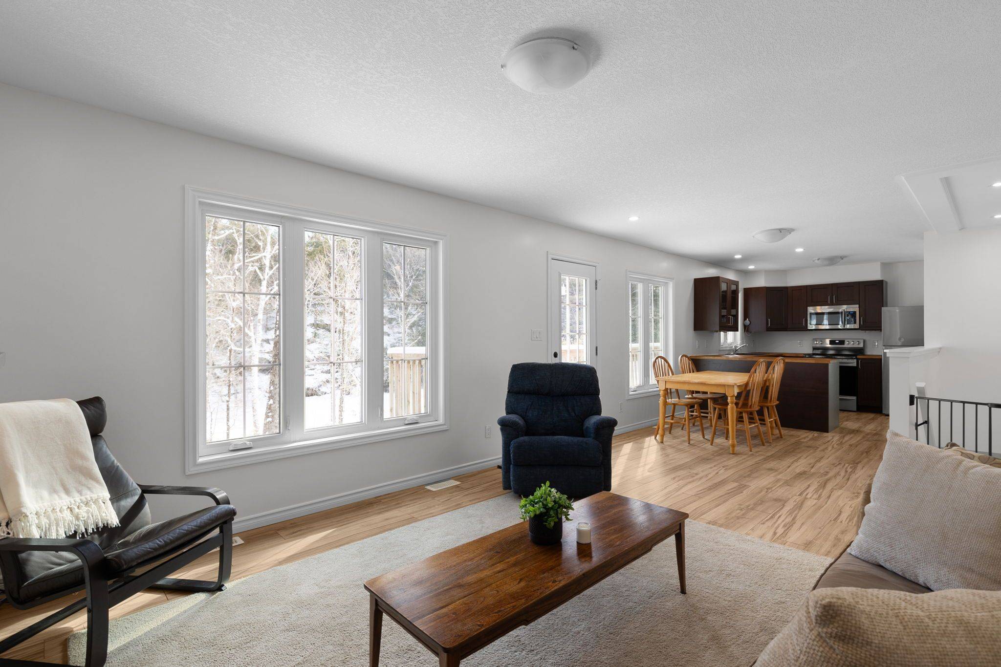 1040 Arthur Schulz RD, Gravenhurst, ON P0E 1G0