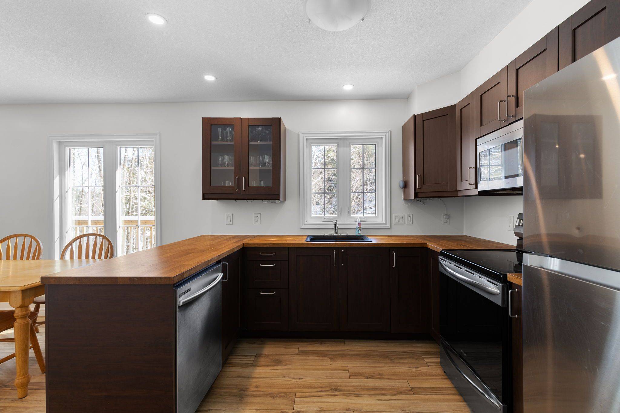 1040 Arthur Schulz RD, Gravenhurst, ON P0E 1G0