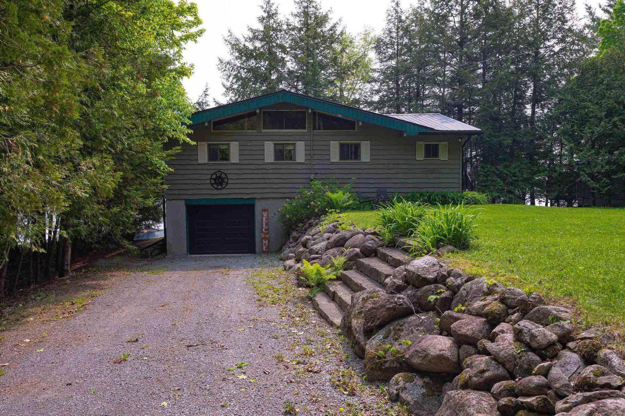 217 Moffat RD, North Kawartha, ON K0L 1A0