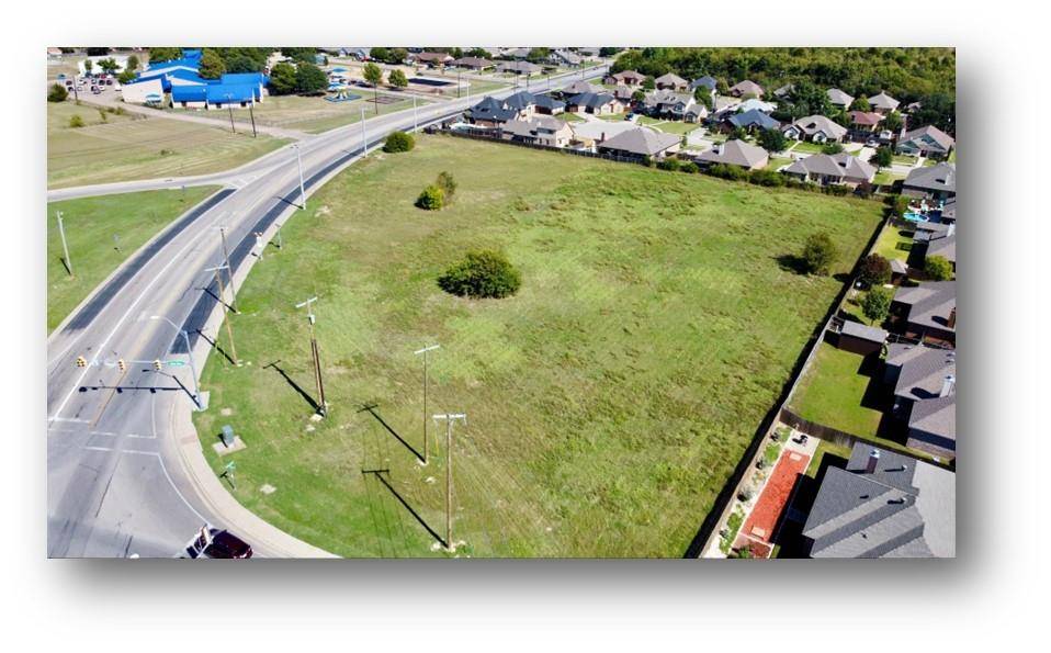 1651 Country Club Road, Cleburne, TX 76033