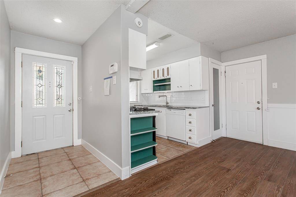 2121 Travis Drive, Carrollton, TX 75006