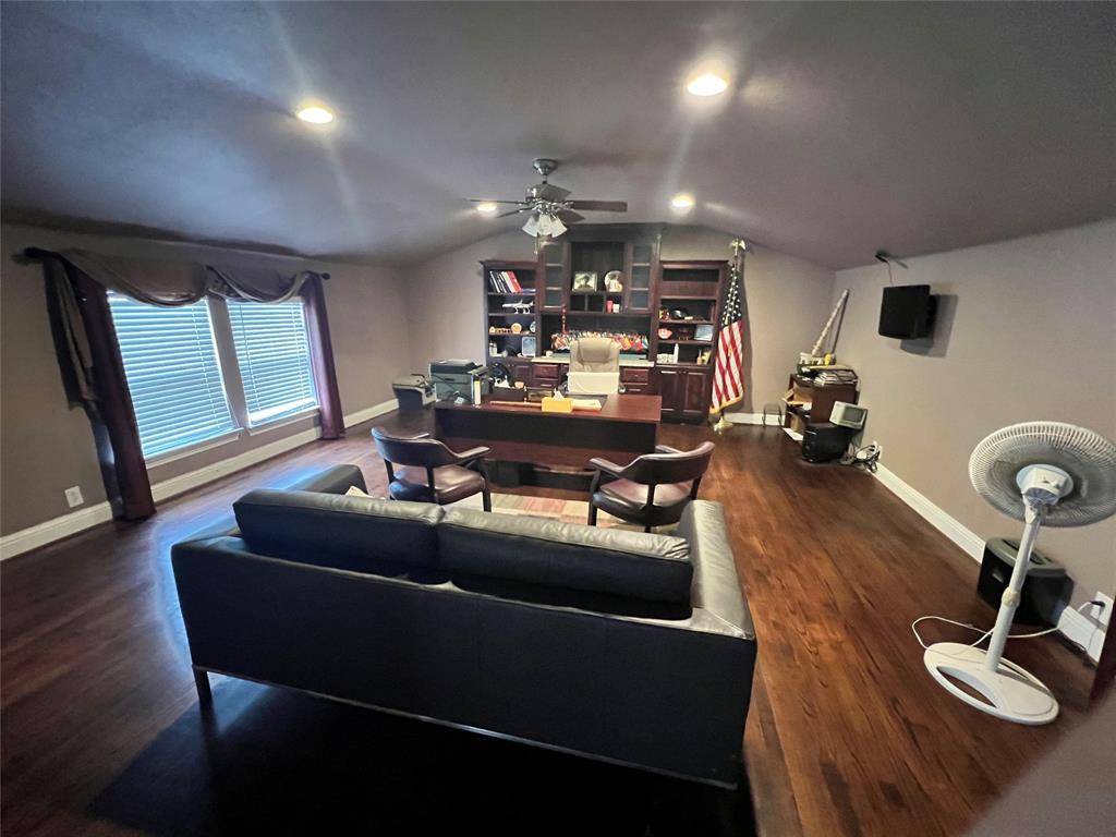 117 E Park Row Drive, Arlington, TX 76010