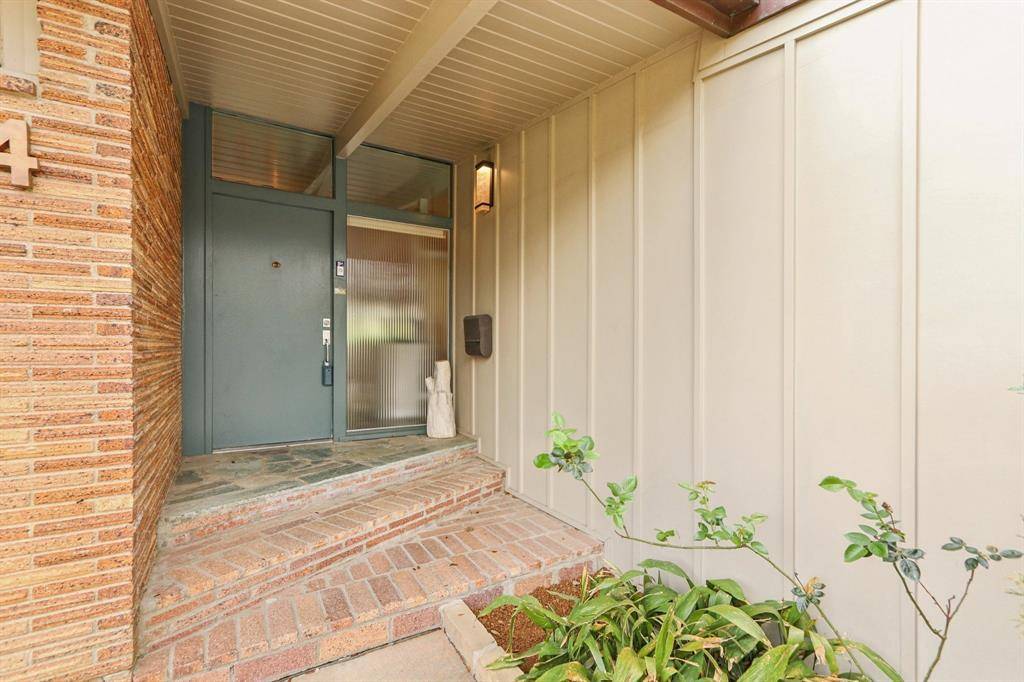 524 N Manus Drive, Dallas, TX 75224