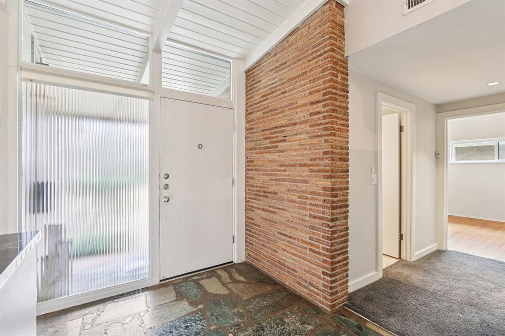 524 N Manus Drive, Dallas, TX 75224