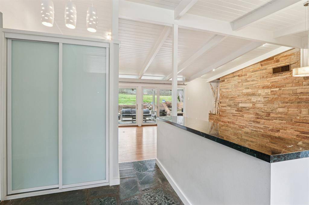 524 N Manus Drive, Dallas, TX 75224