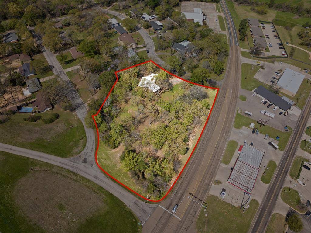 101 Bluebird Street, Mount Pleasant, TX 75455