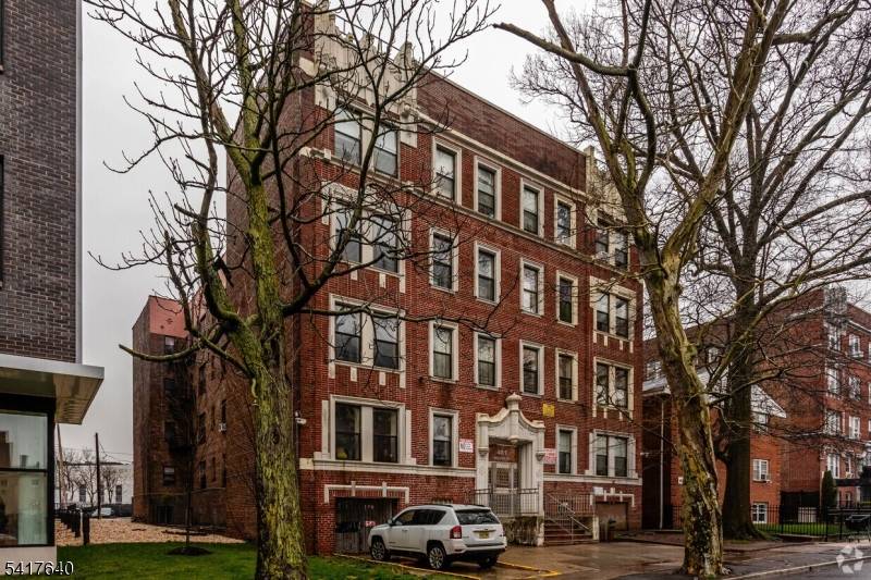 481 William St, East Orange City, NJ 07017