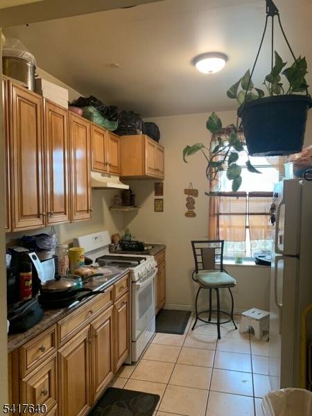 481 William St, East Orange City, NJ 07017