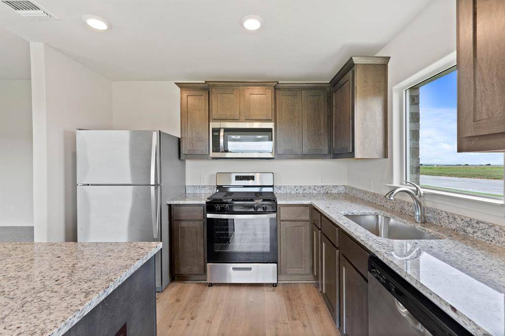 13429 Hang Fire Lane, Cresson, TX 76035