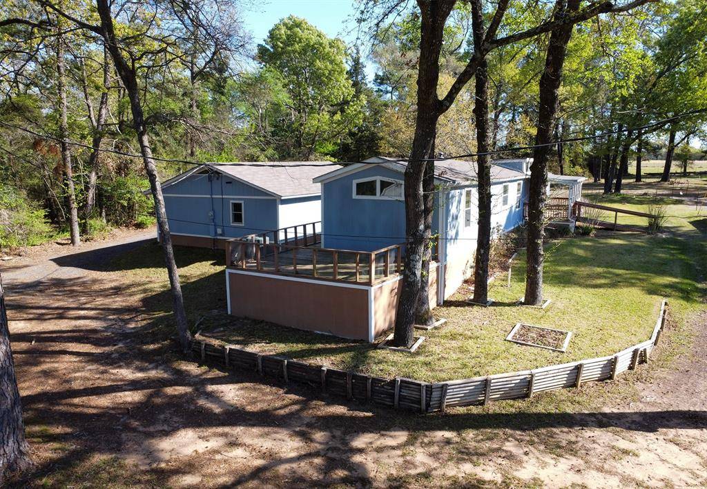 2781 Lake Breeze Drive, Chandler, TX 75758