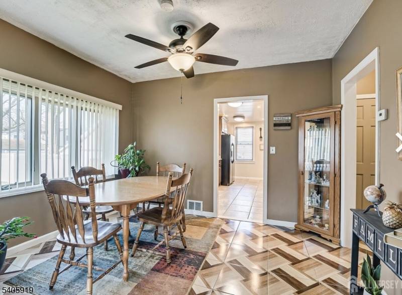 33 W Park Ave, Woodbridge Twp., NJ 07001