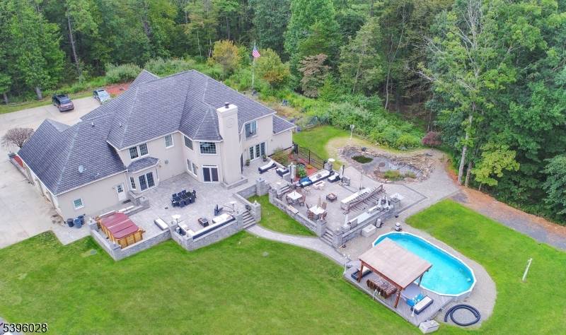 87 Walnut Valley Rd, Blairstown Twp., NJ 07832