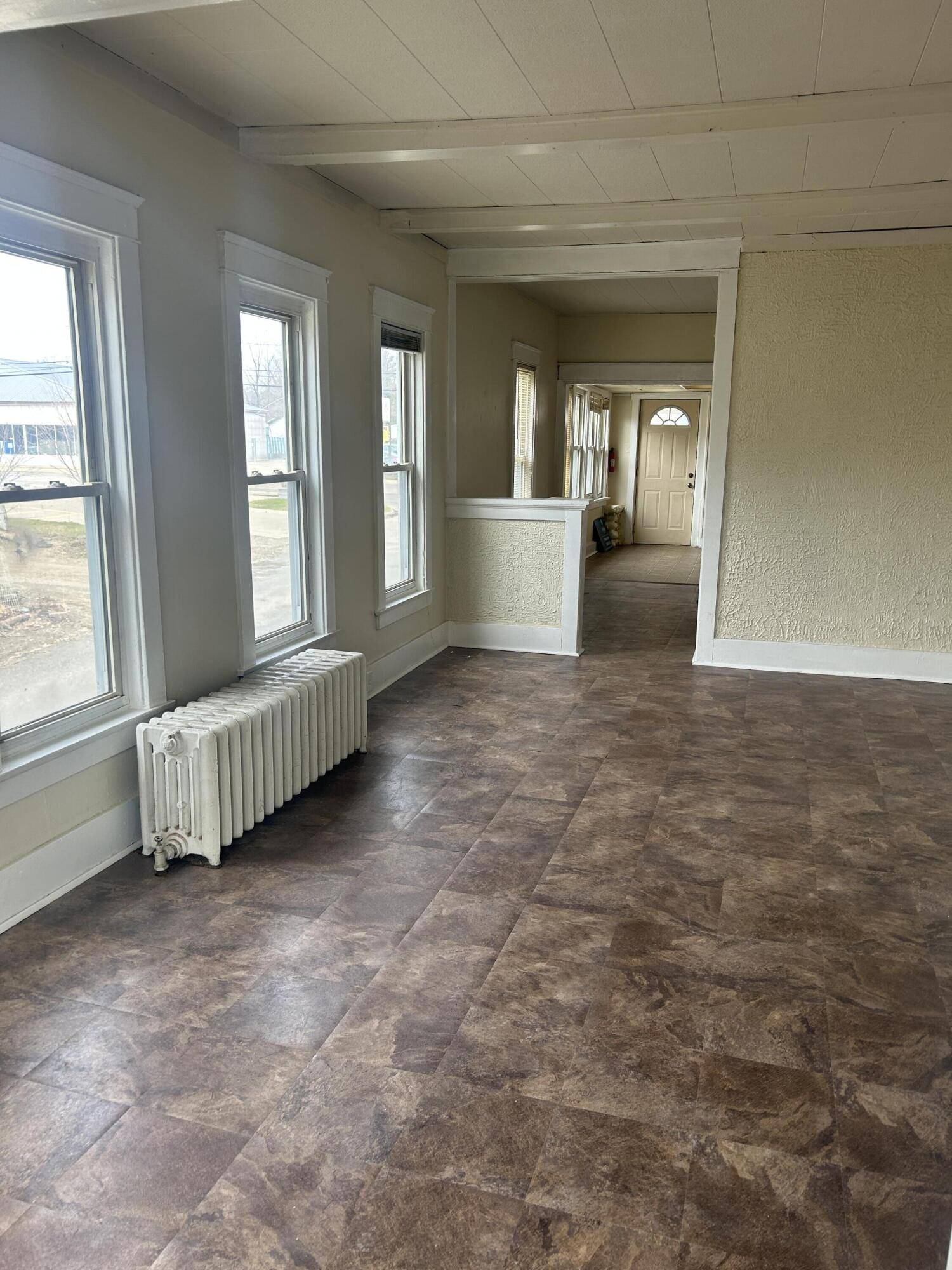 439 W Columbia AVE, Battle Creek City, MI 49014