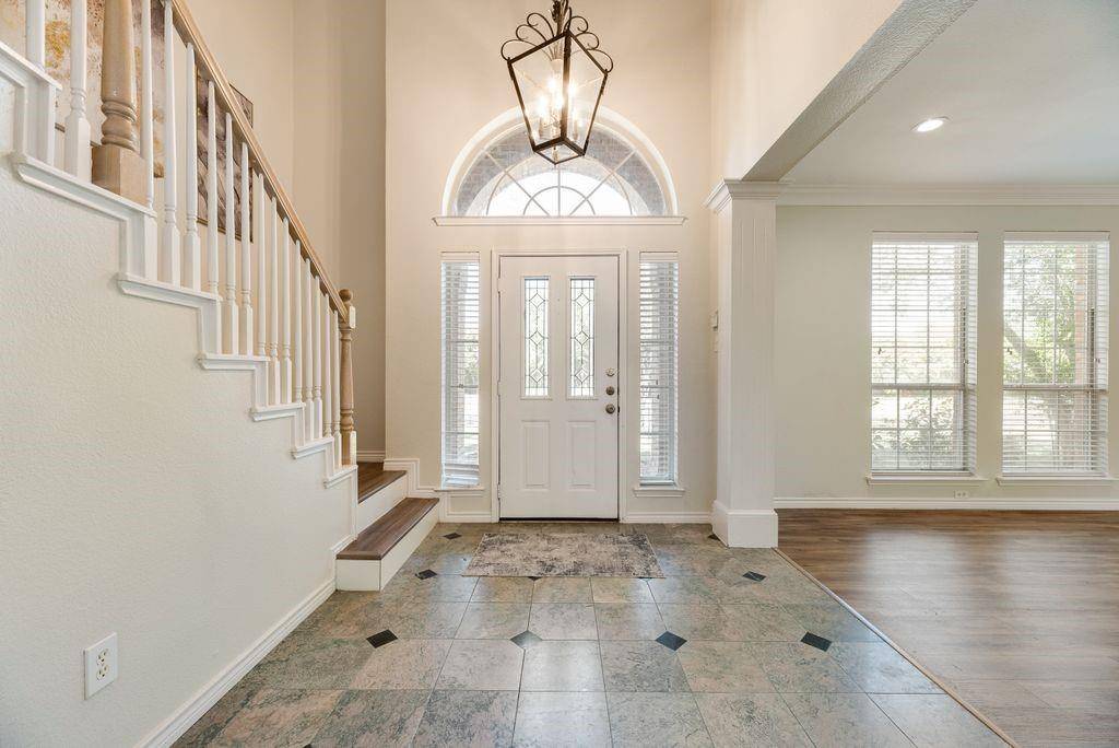 5832 Mossbrook Trail, Dallas, TX 75252