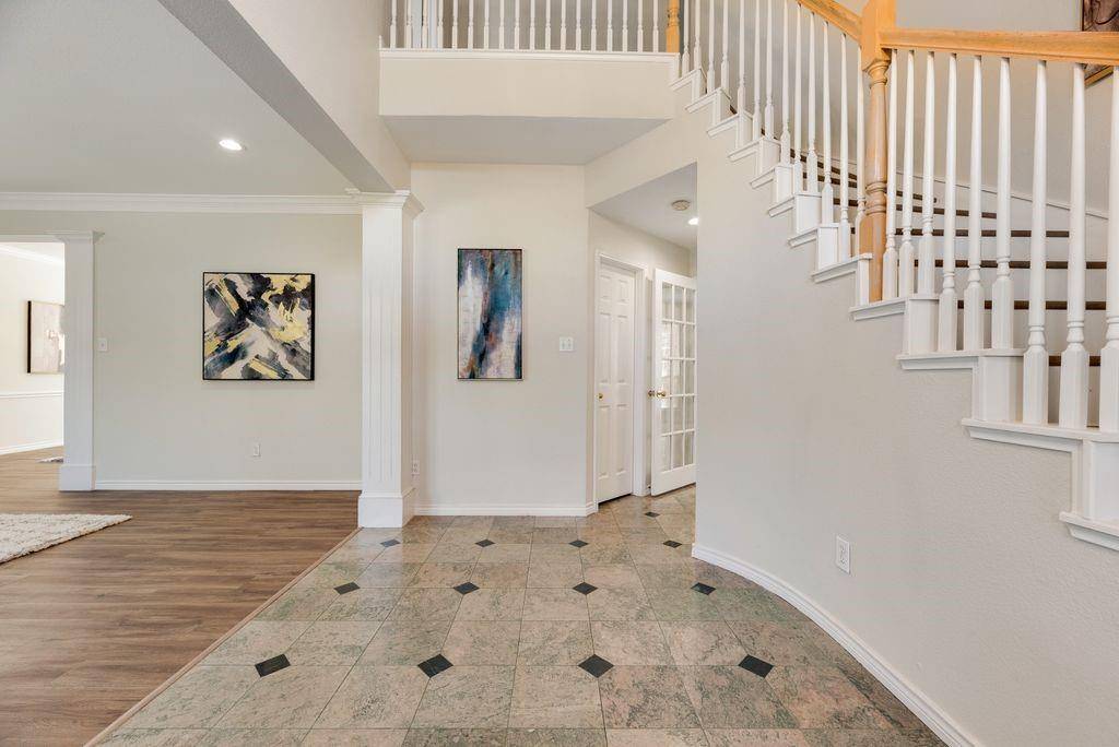 5832 Mossbrook Trail, Dallas, TX 75252