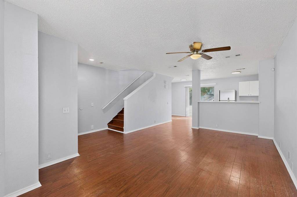 6723 Ambercrest Drive, Arlington, TX 76002