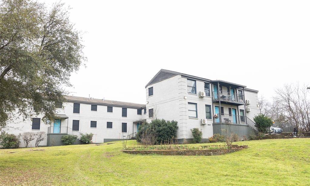 2401 Berwick Avenue, Dallas, TX 75203