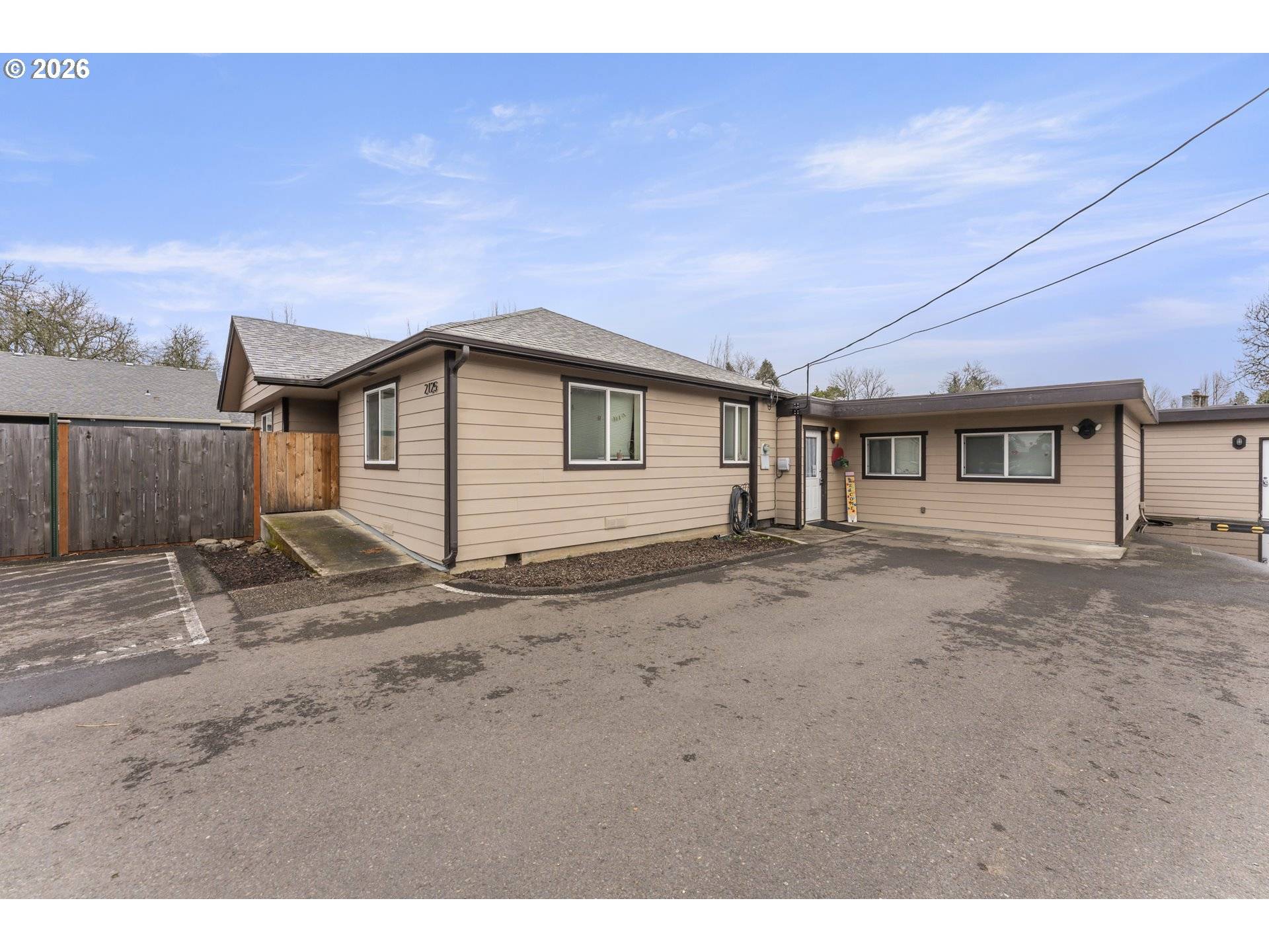 2125 COBURG RD, Eugene, OR 97401