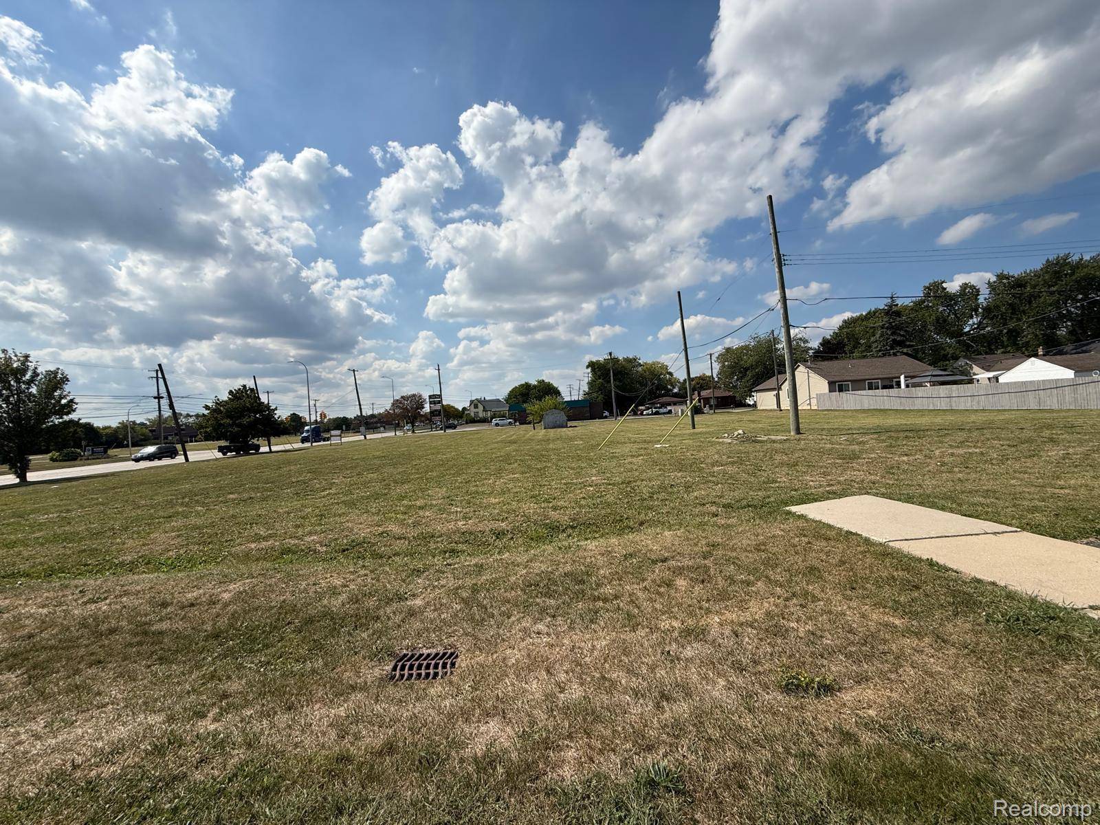 15468 Northline RD, Southgate, MI 48195