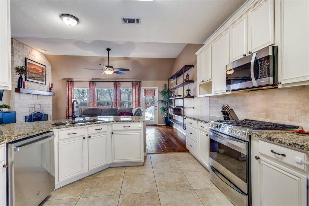 1524 Rustic Timbers Lane, Flower Mound, TX 75028