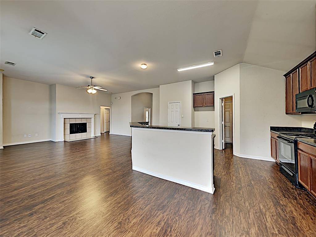 4408 Fox Meadows Lane, Mansfield, TX 76063