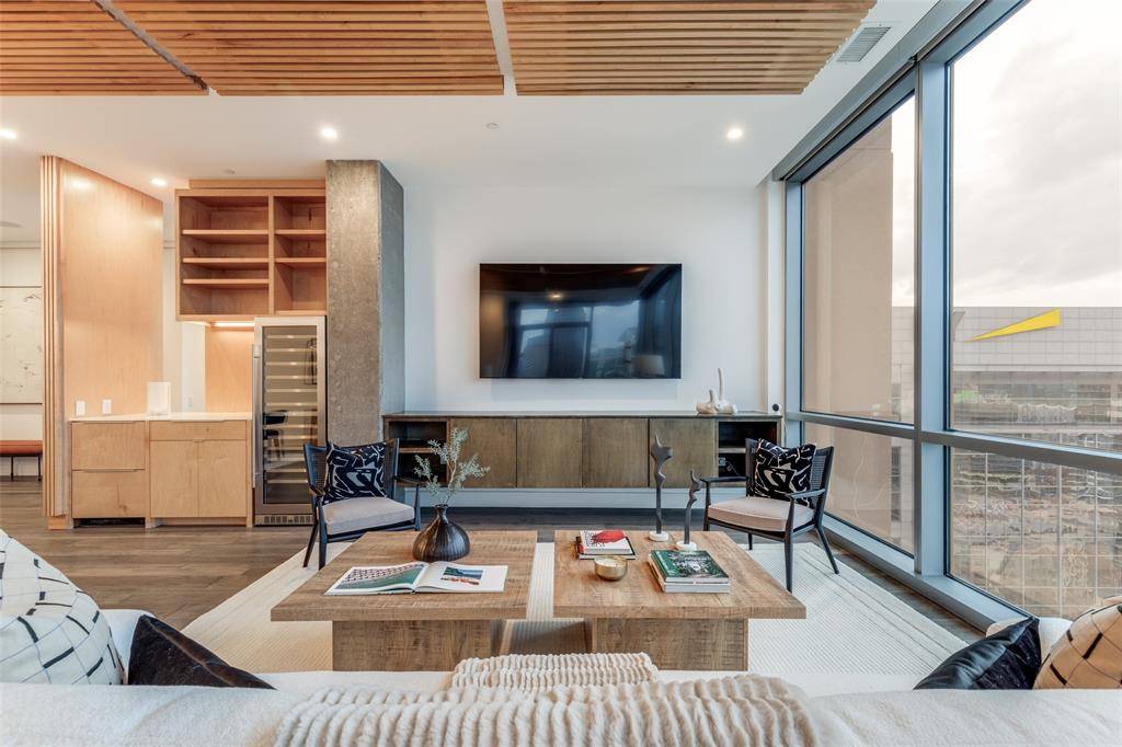 2200 Victory Avenue #2107, Dallas, TX 75219