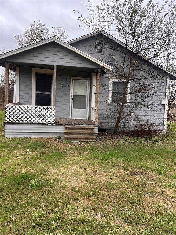 206 3rd Street, Hillsboro, TX 76645