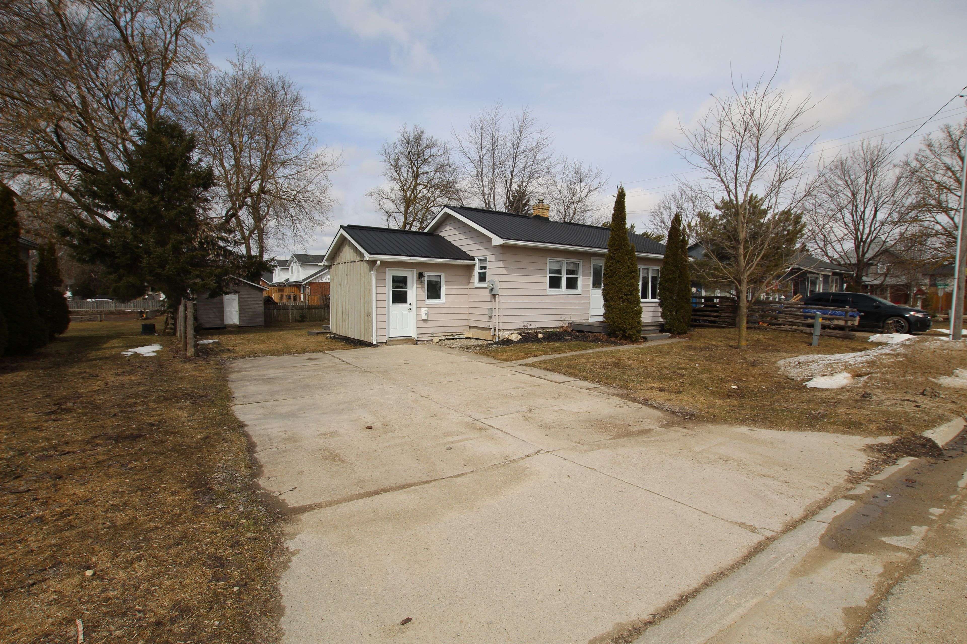 383 Wellington ST E, Wellington North, ON N0G 2L2
