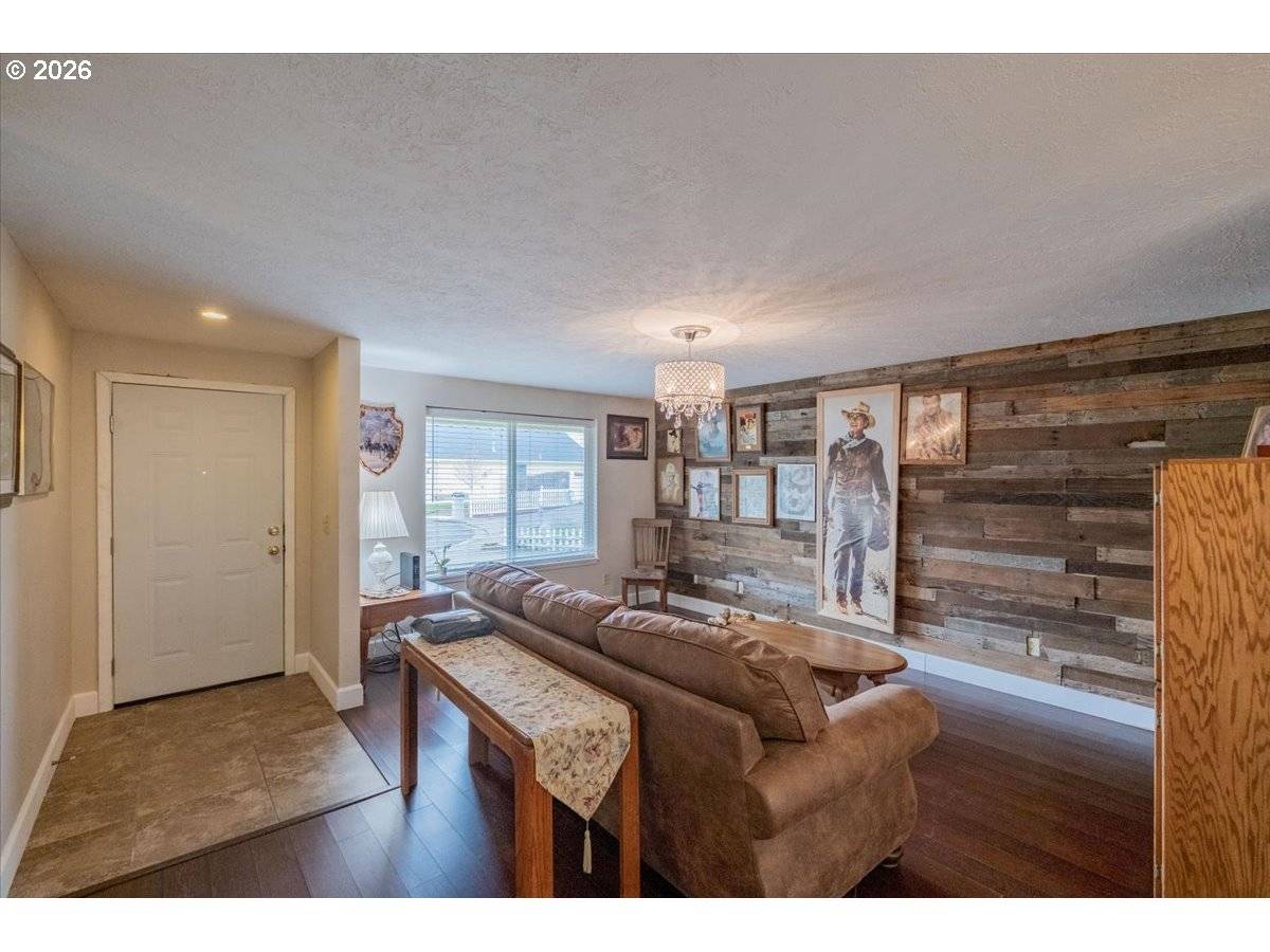 2990 HARDING CT, Sweet Home, OR 97386