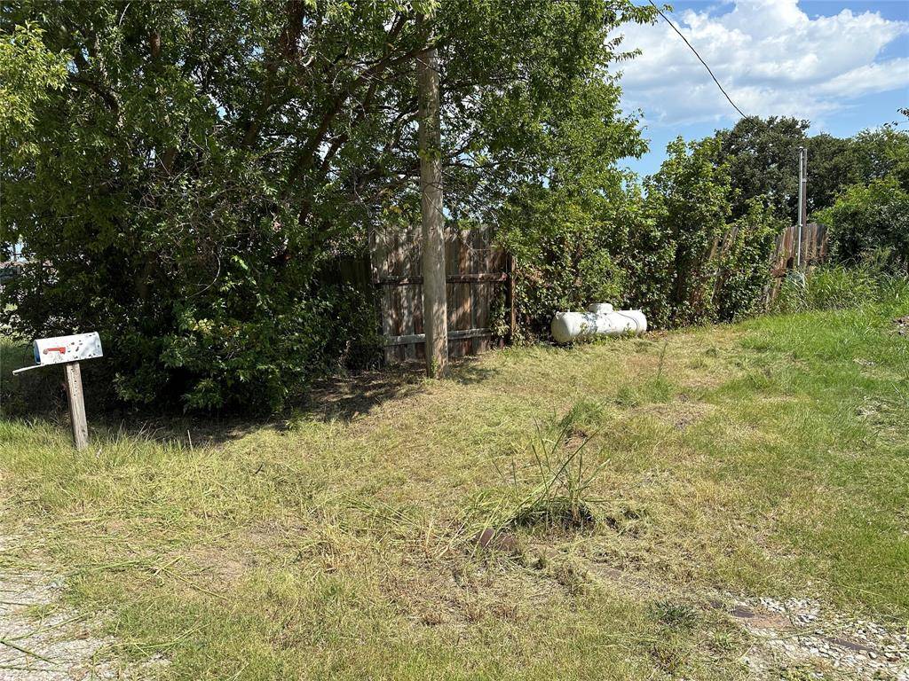 219 Hubbard Street, Sunset, TX 76270