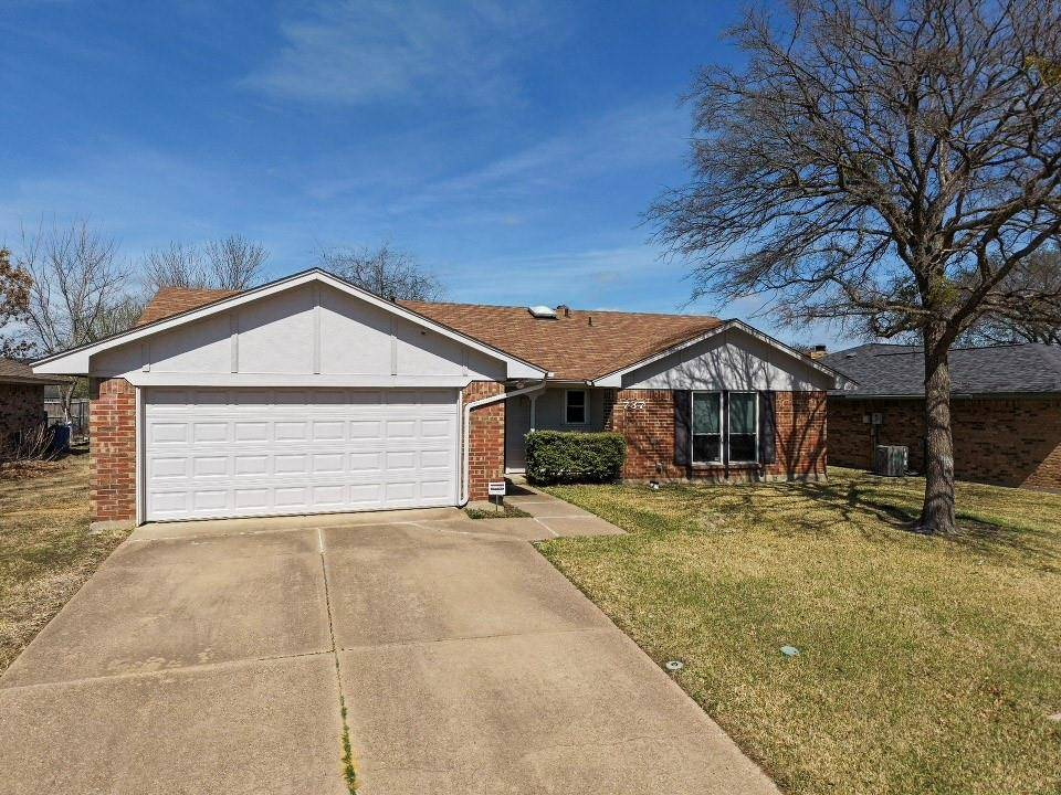 737 Kensington Lane, Mansfield, TX 76063