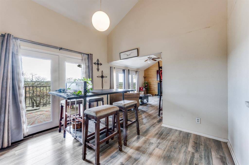 1801 Old Oak Drive, Arlington, TX 76012