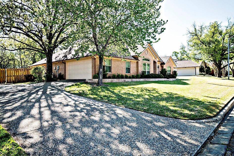 1111 Lonnie Drive, Athens, TX 75751