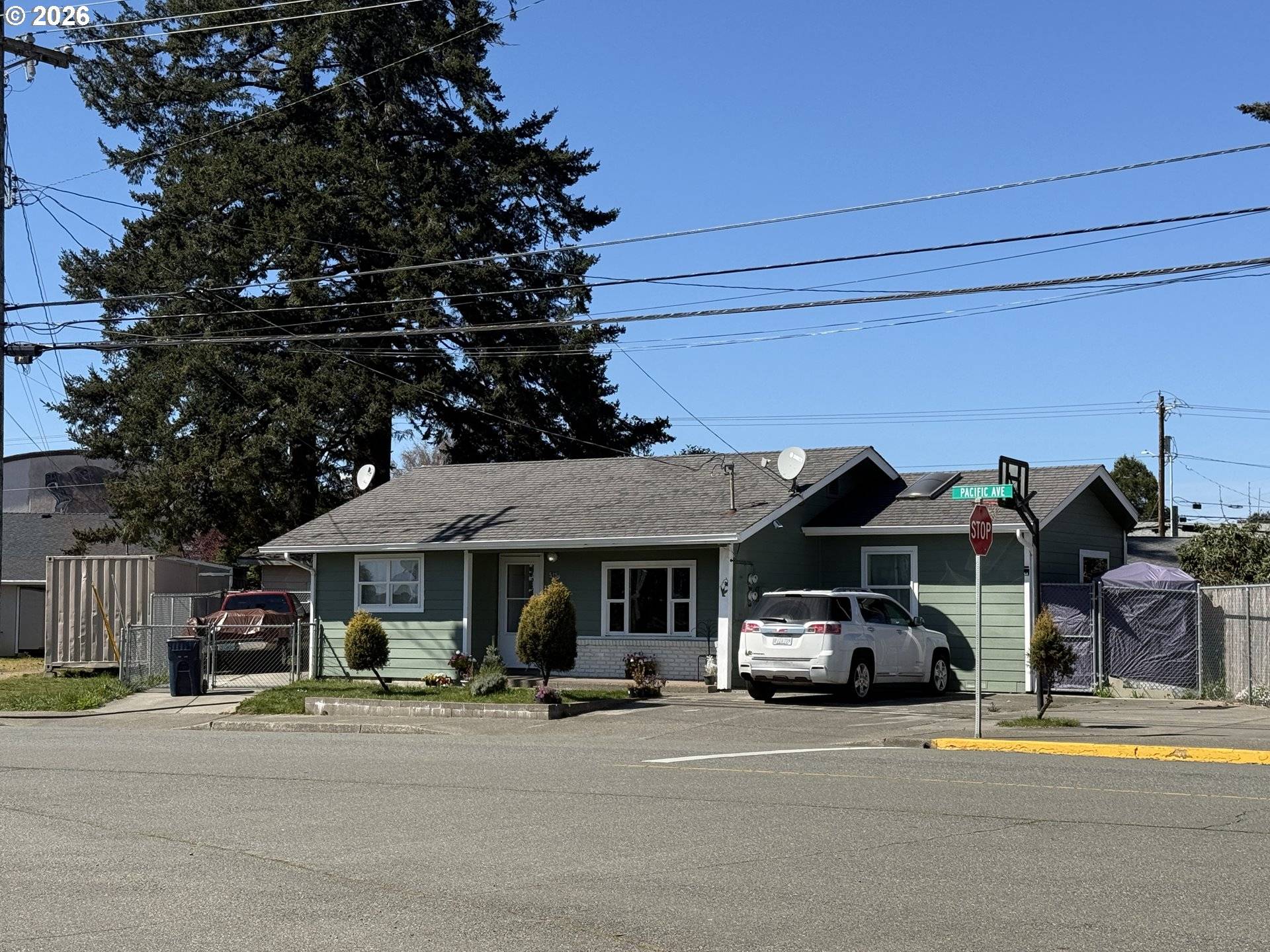 515 PACIFIC AVE, Brookings, OR 97415