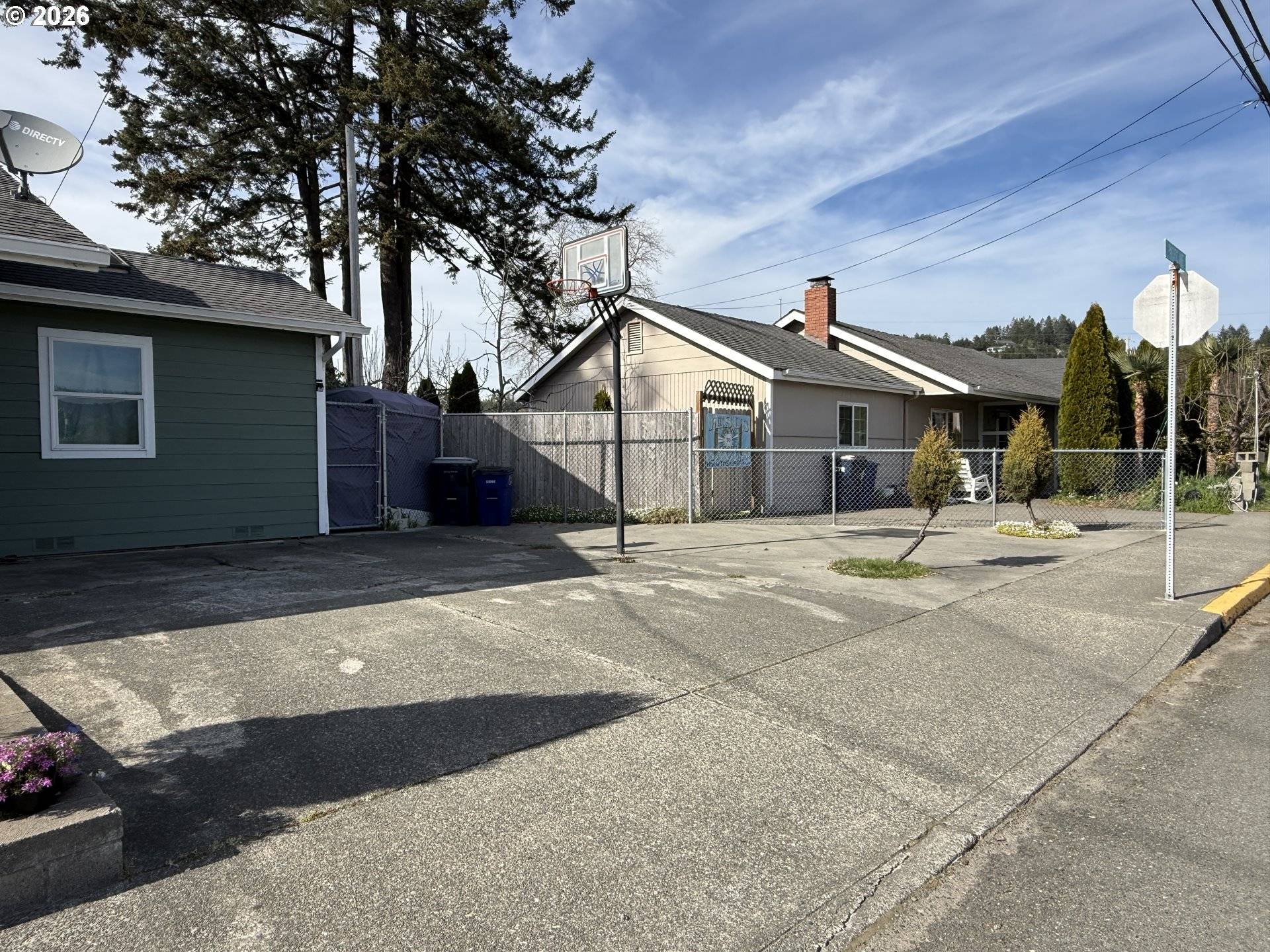 515 PACIFIC AVE, Brookings, OR 97415