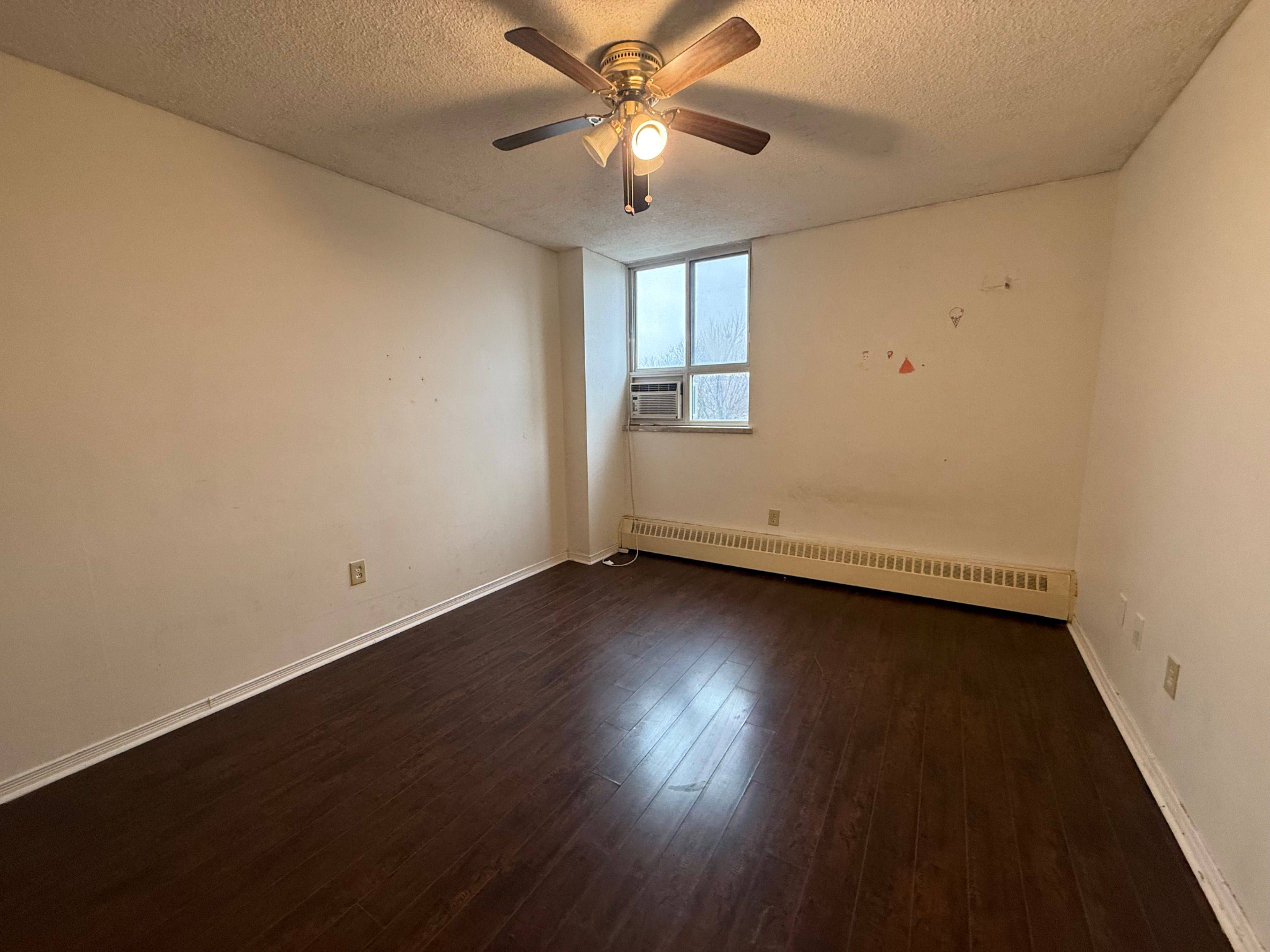 1615 Bloor ST E #305, Mississauga, ON L4X 1S2