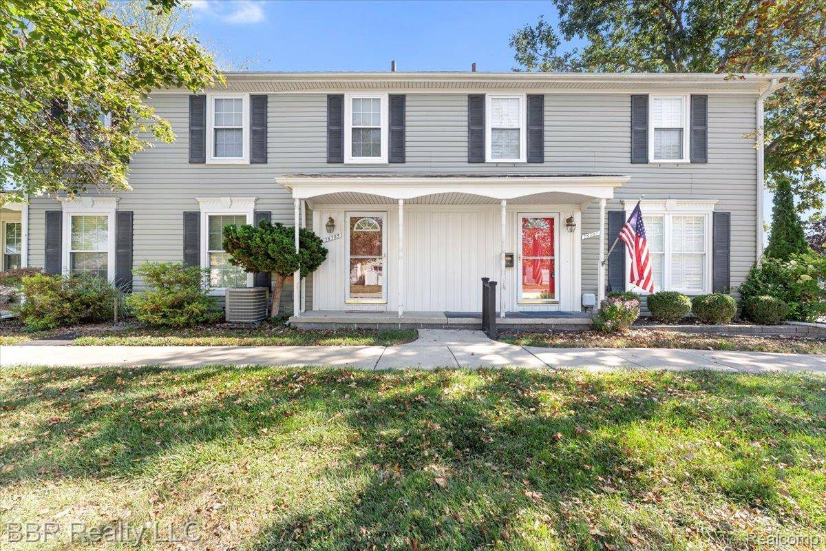 28305 Greenbriar WAY, Brownstown Charter Township, MI 48183