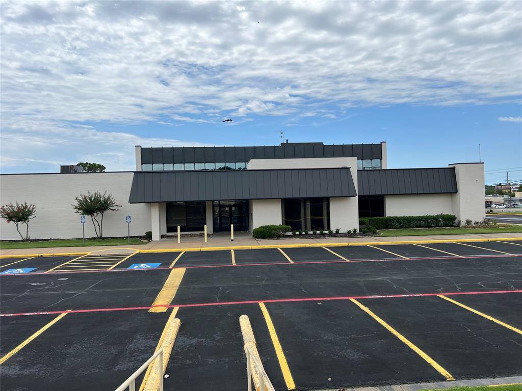 2011 Texoma Parkway, Sherman, TX 75090