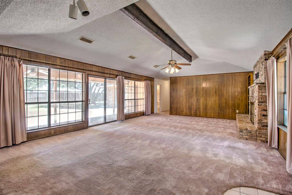 504 S Kirby Street, Pilot Point, TX 76258