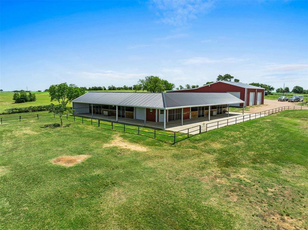 1725 Stokes Road, No City, TX 78950